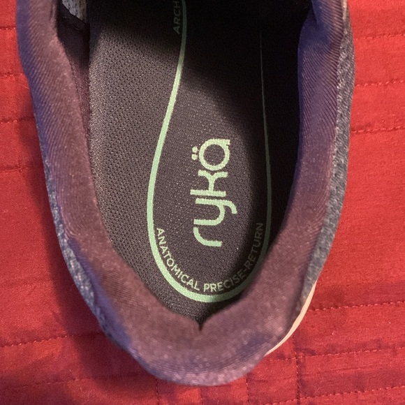 Super cute teal, navy & white 9.5 W Ryka walking shoes in excellent condition - Picture 6 of 11